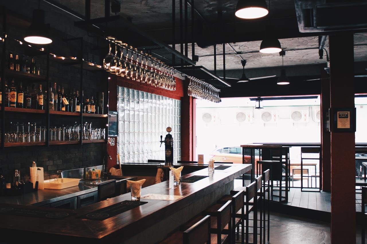 亨利美食酒吧酒店 曼谷 外观 照片
