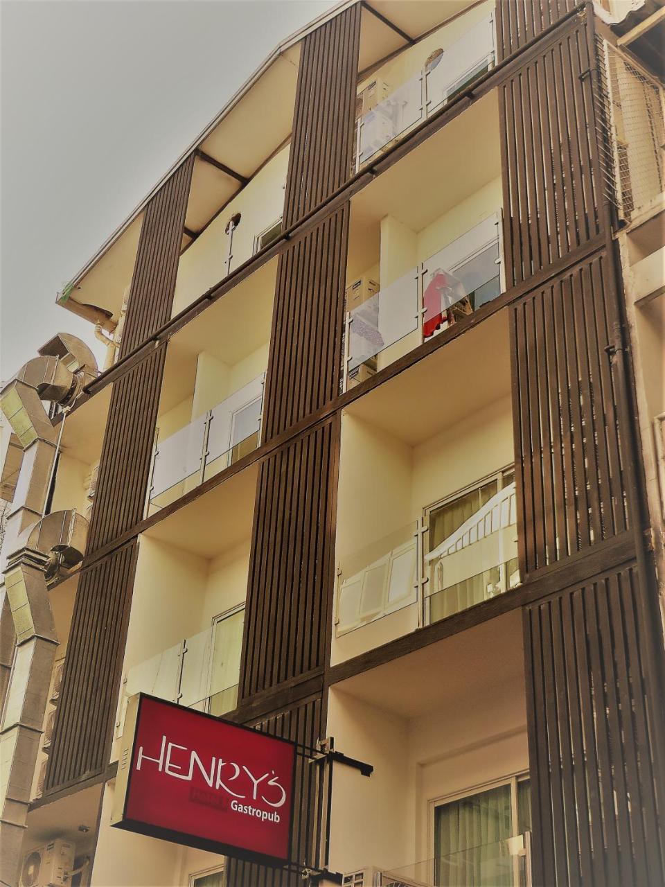 亨利美食酒吧酒店 曼谷 外观 照片